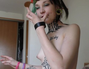 030619_18yo_andy_teen_super_cute_goth_spinner_huge_dildo_and_blowjob
